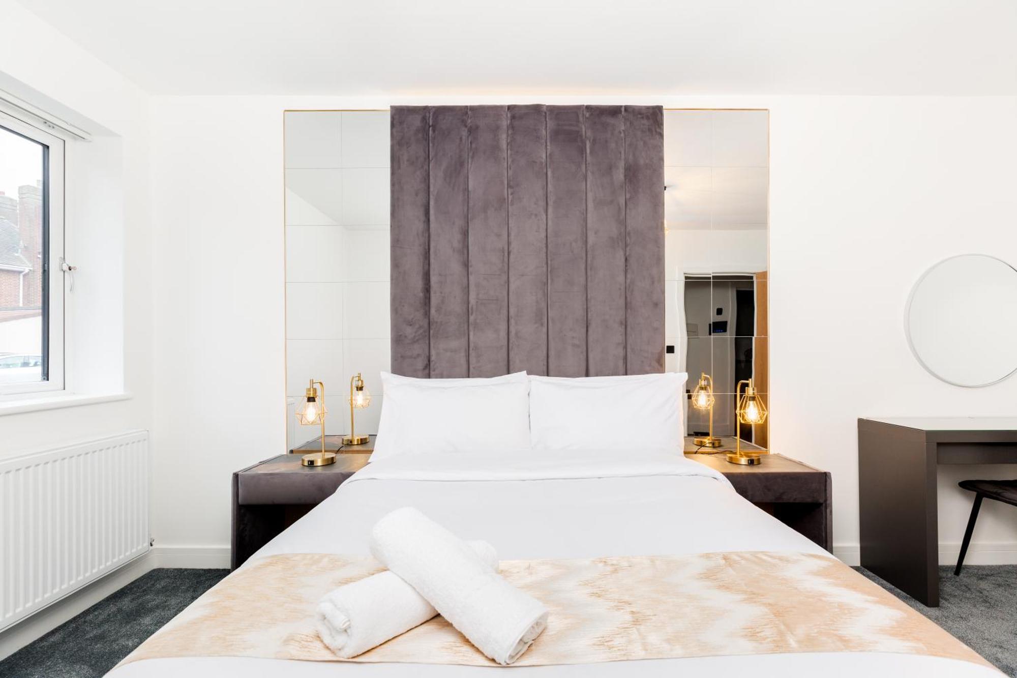 The Suites Inn Hotel Birmingham Merry Hill Brierley Hill Bagian luar foto