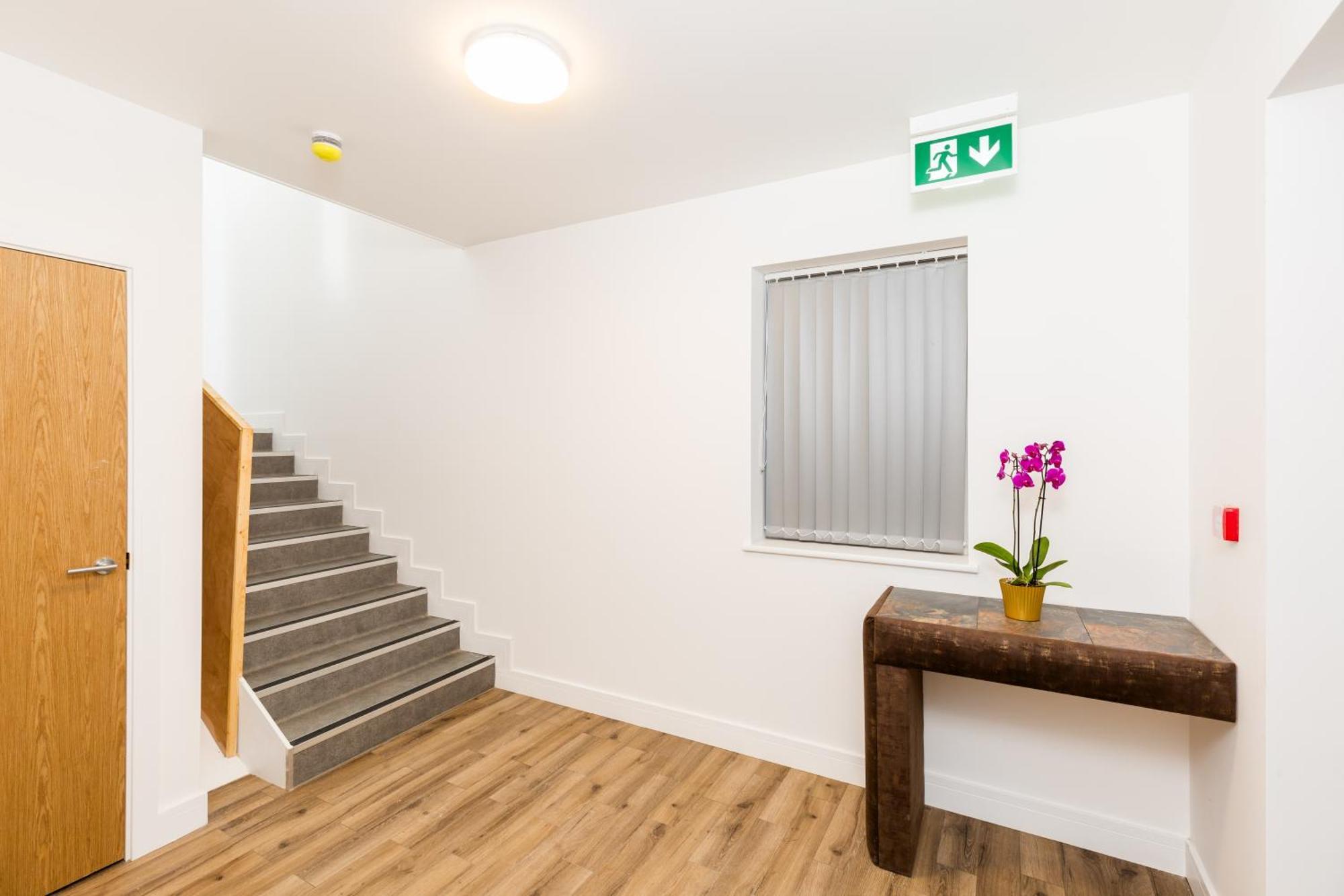 The Suites Inn Hotel Birmingham Merry Hill Brierley Hill Bagian luar foto